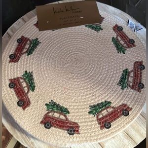 New!! Nicole Miller Round Christmas Placemat Set (4)